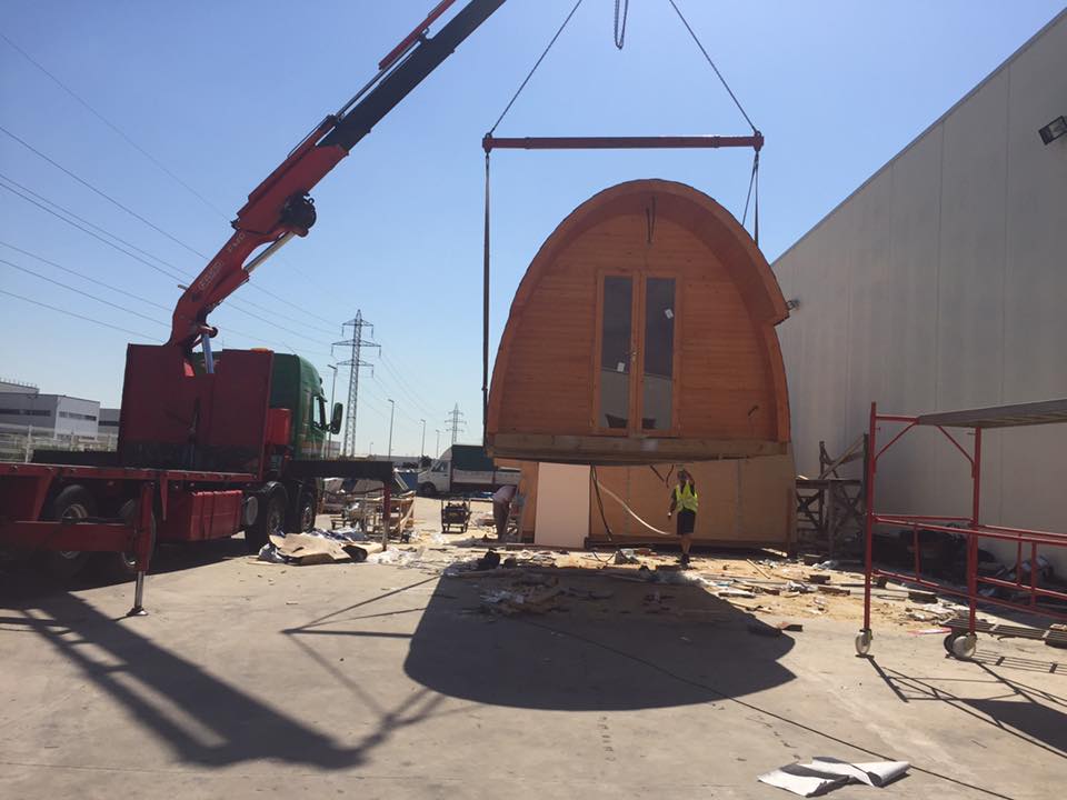 carga y descarga bugaloes con grúa Grúas Cano carga y descarga bugaloes con grúa Grúas Cano