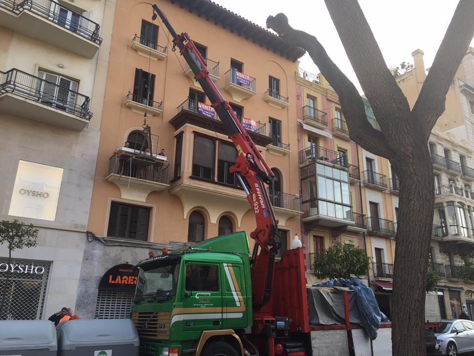 grúas para obras elevación material en altura (1)