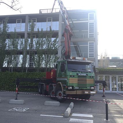 grúas para obras elevación material en altura (2)