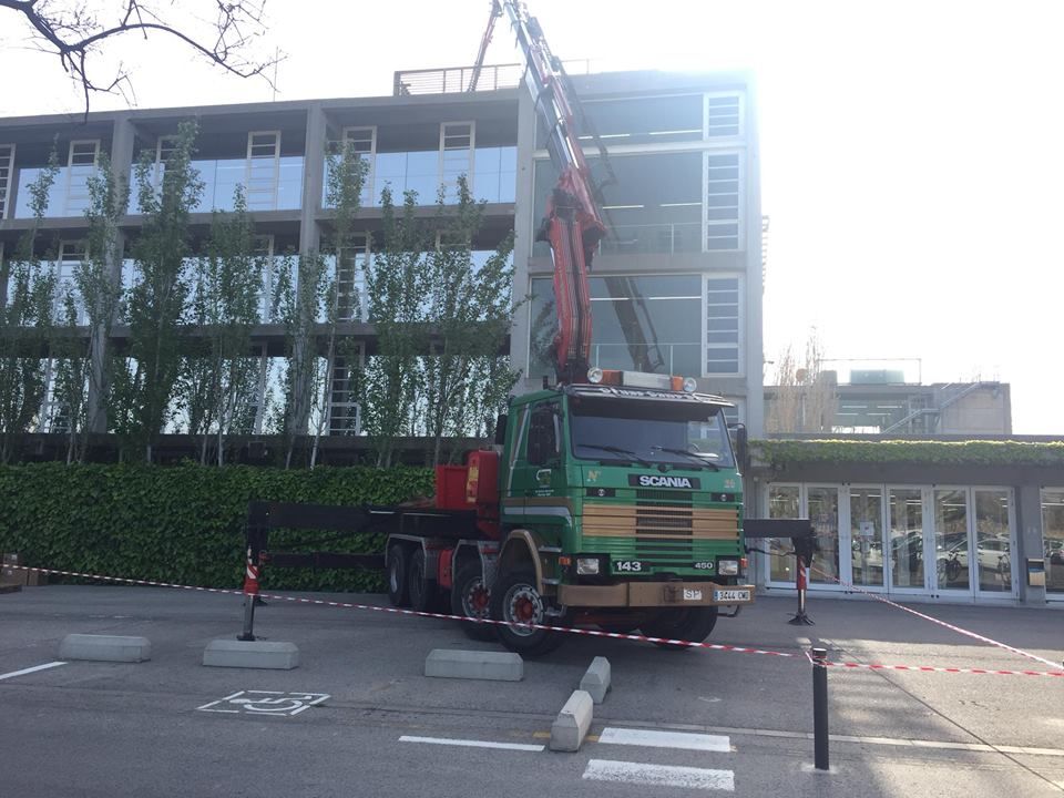 grúas para obras elevación material en altura (3)