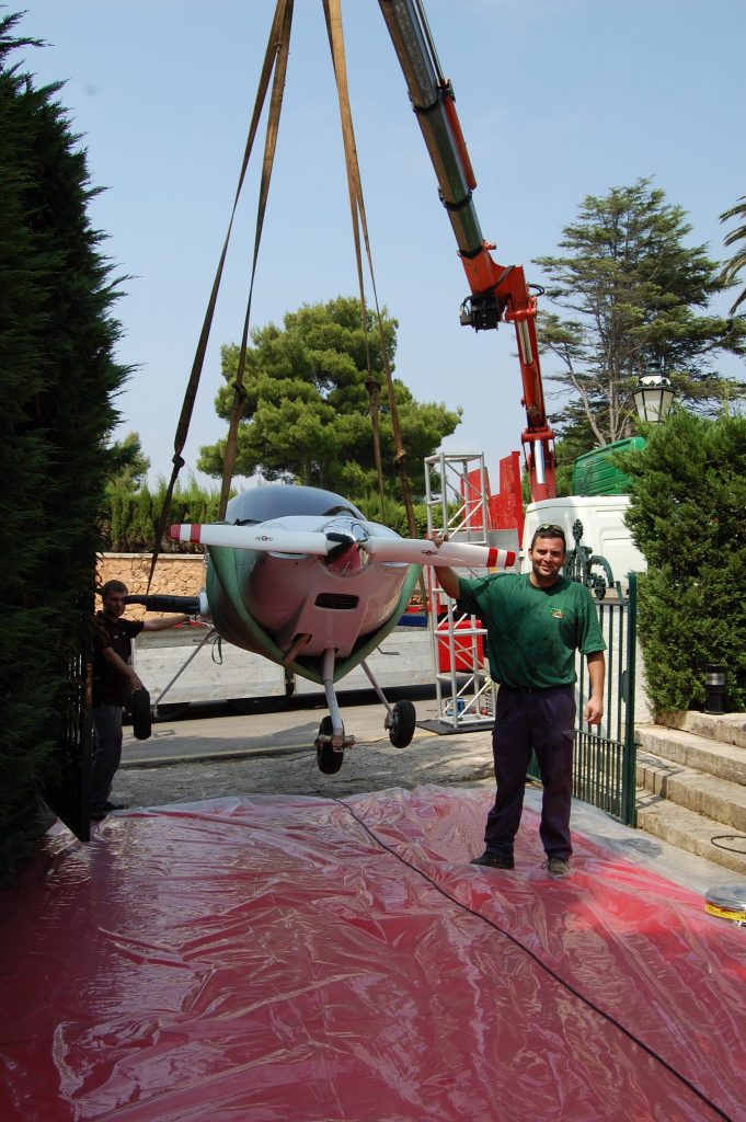 transporte avioneta por carretera con camión autocargente transporte avioneta por carretera con camión autocargente