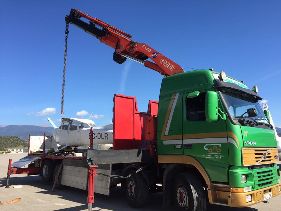 transporte avioneta por carretera con camión autocargente (4) transporte avioneta por carretera con camión autocargente (4)