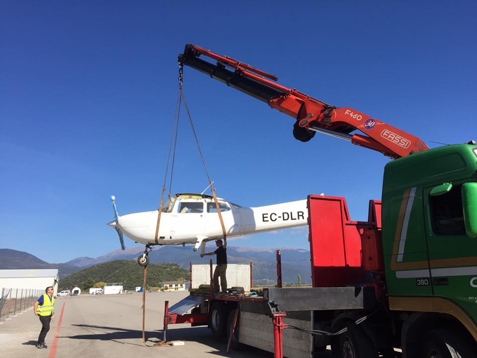 transporte avioneta por carretera con camión autocargente (5) transporte avioneta por carretera con camión autocargente (5)