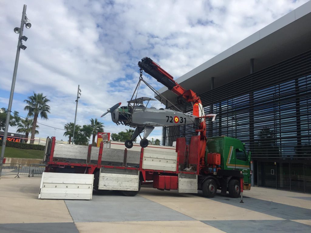 transporte de avioneta con camió grúa (1) transporte de avioneta con camió grúa (1)