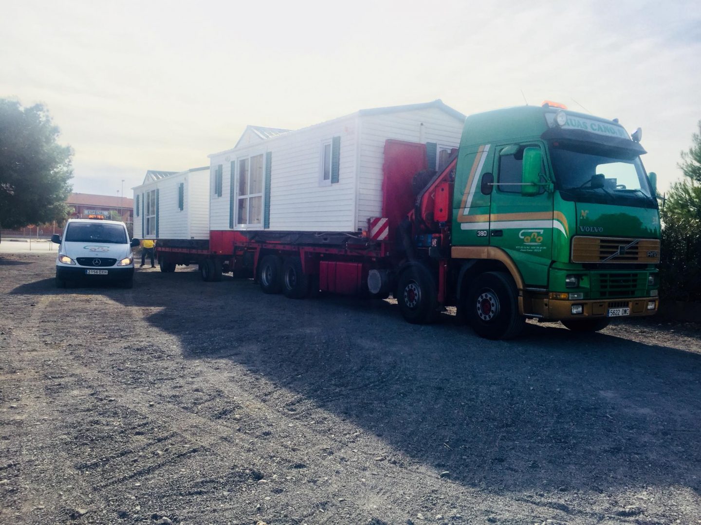 Transporte de Casas por Carretera con Grúas Cano
